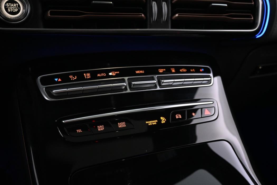 MERCEDES-BENZ EQC 2021