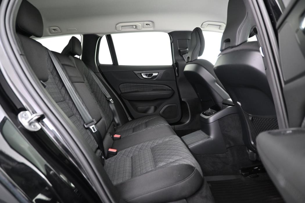 VOLVO V60 2023