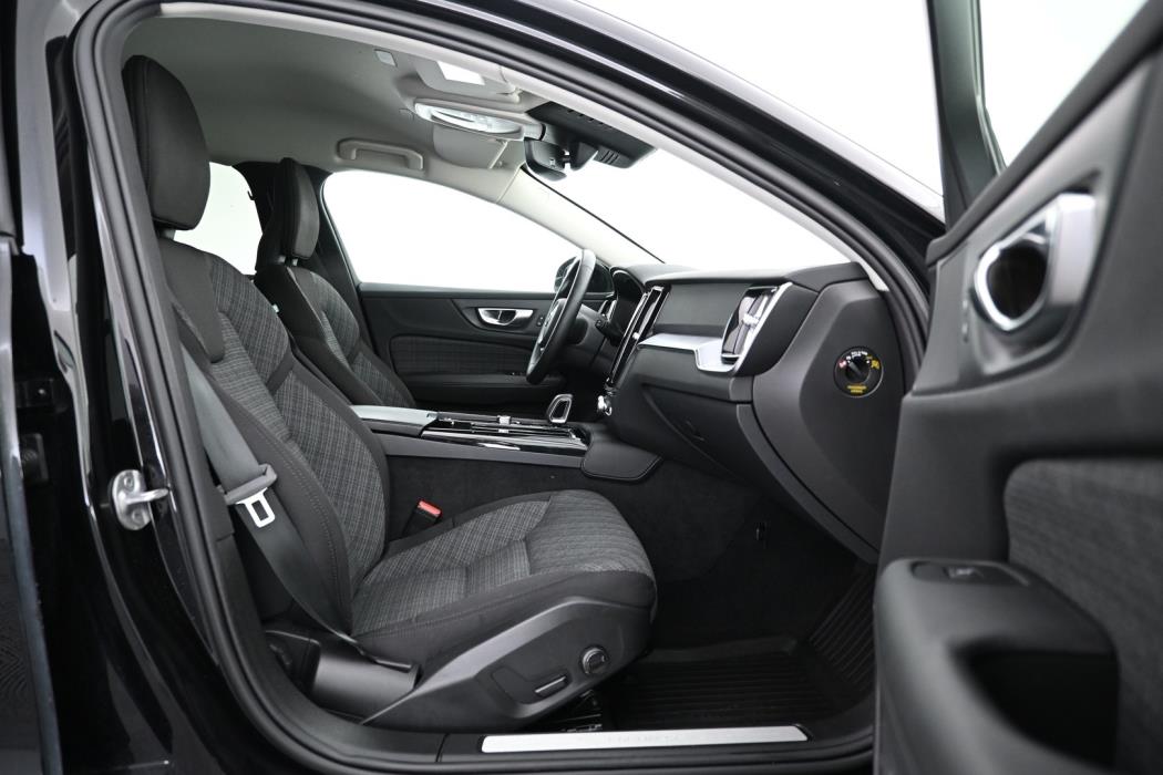 VOLVO V60 2023