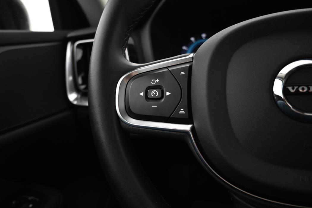 VOLVO V60 2023