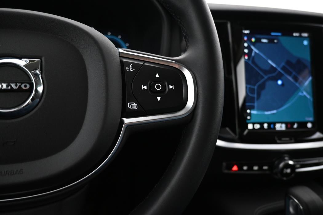 VOLVO V60 2023