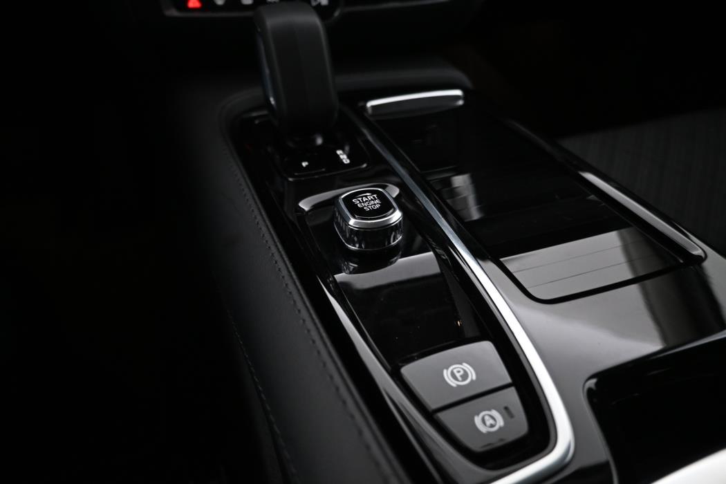 VOLVO V60 2023