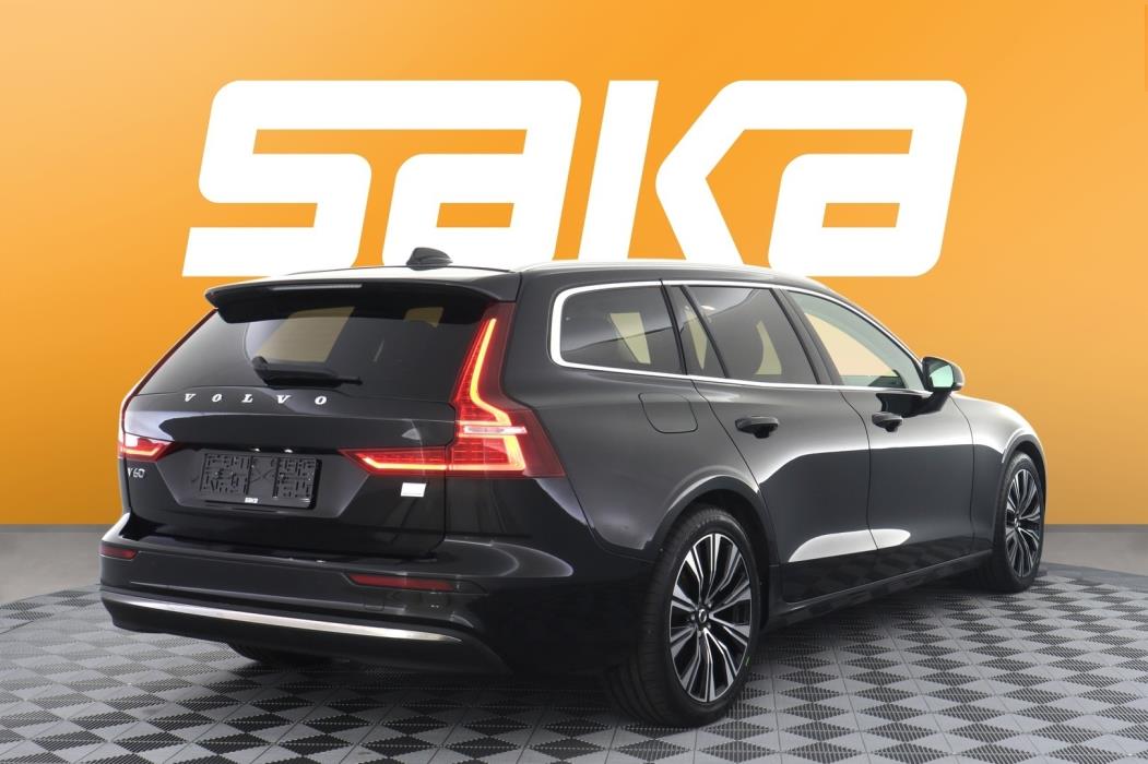 VOLVO V60 2023