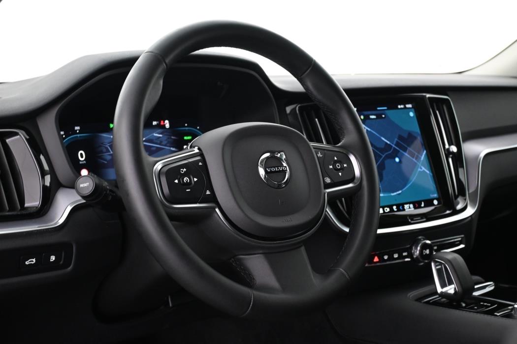 VOLVO V60 2023