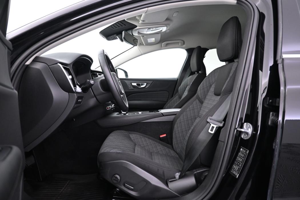 VOLVO V60 2023