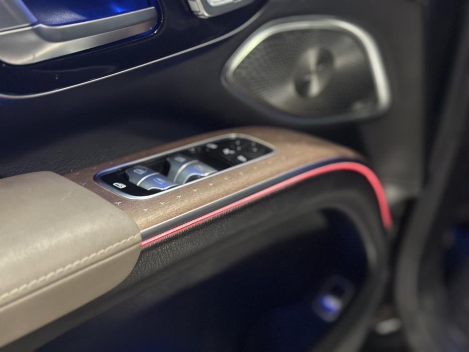 MERCEDES-BENZ EQS SUV 2023