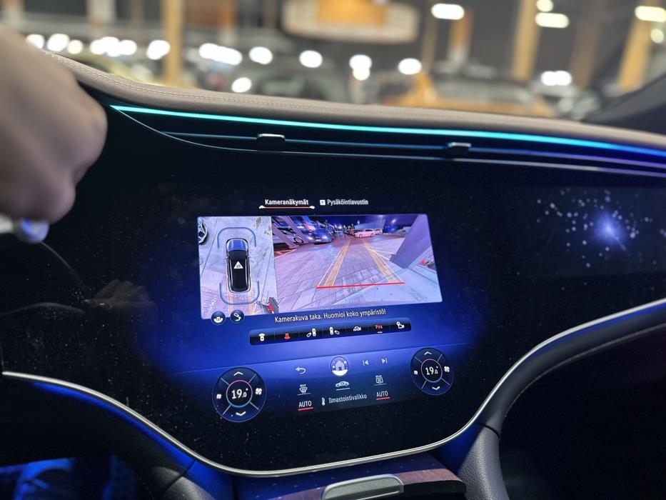 MERCEDES-BENZ EQS SUV 2023