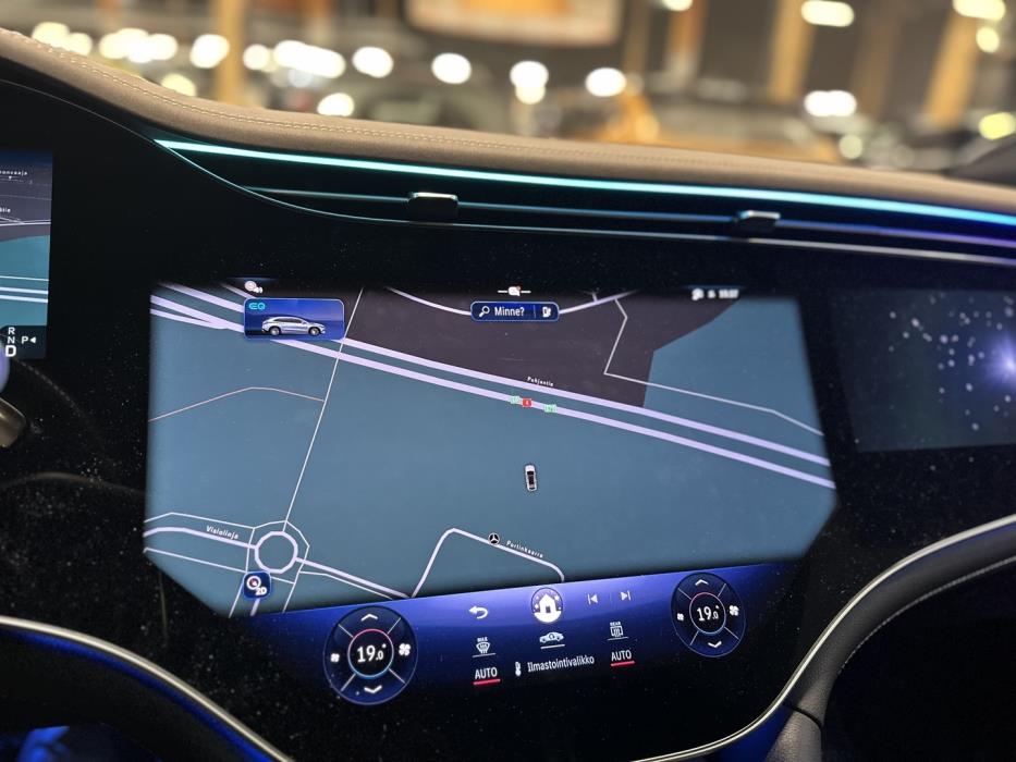 MERCEDES-BENZ EQS SUV 2023