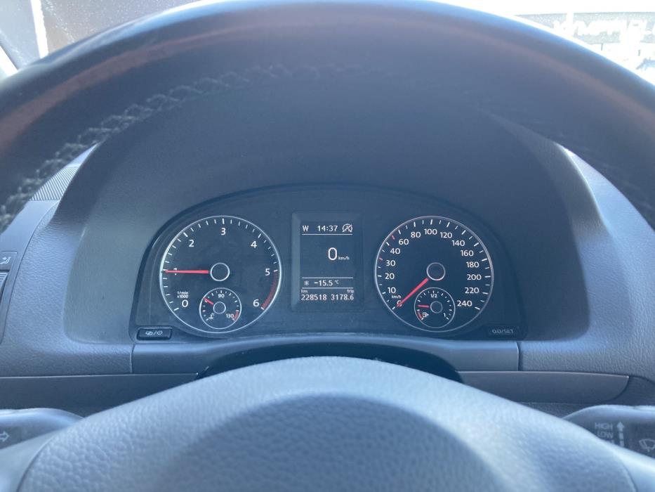 VOLKSWAGEN Touran 2014