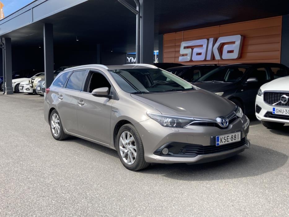 TOYOTA Auris 2016