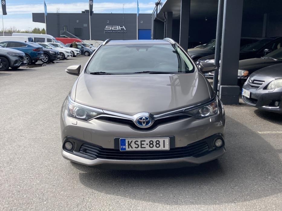TOYOTA Auris 2016