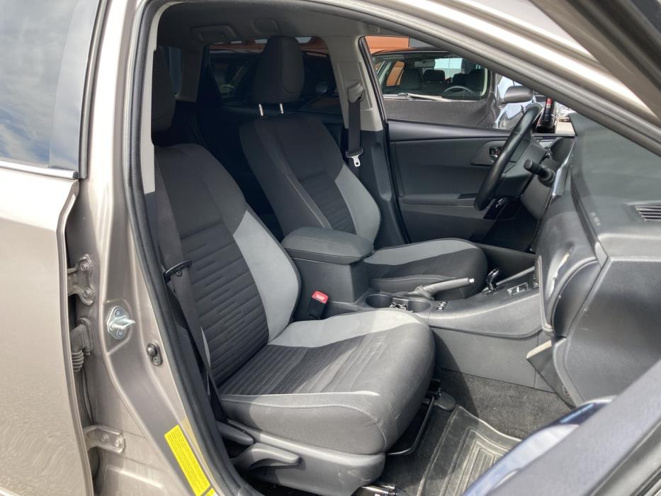 TOYOTA Auris 2016