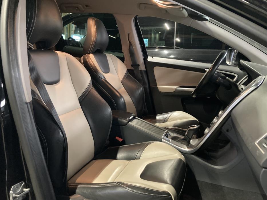 VOLVO XC60 2017