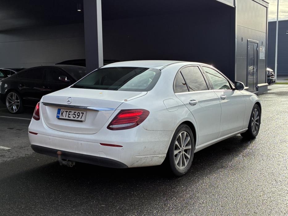 MERCEDES-BENZ E 2018