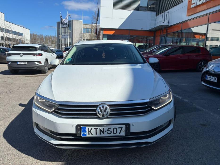 VOLKSWAGEN Passat 2019
