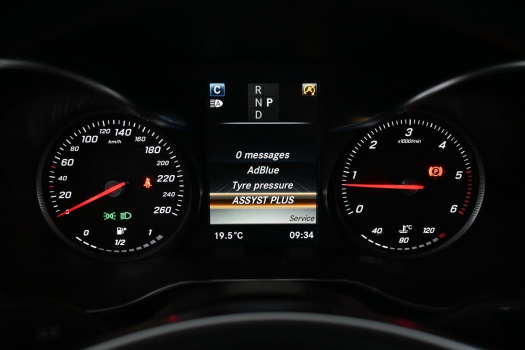 MERCEDES-BENZ GLC 2016