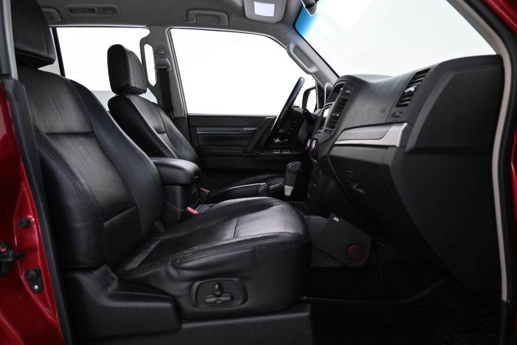 MITSUBISHI Pajero 2008
