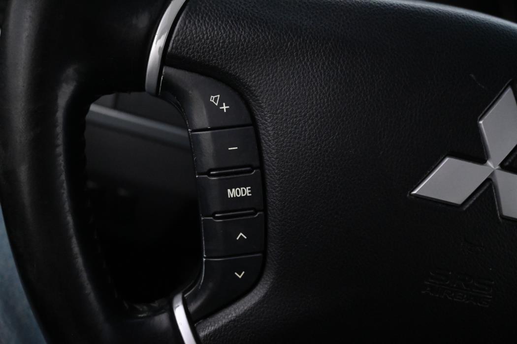 MITSUBISHI Pajero 2008