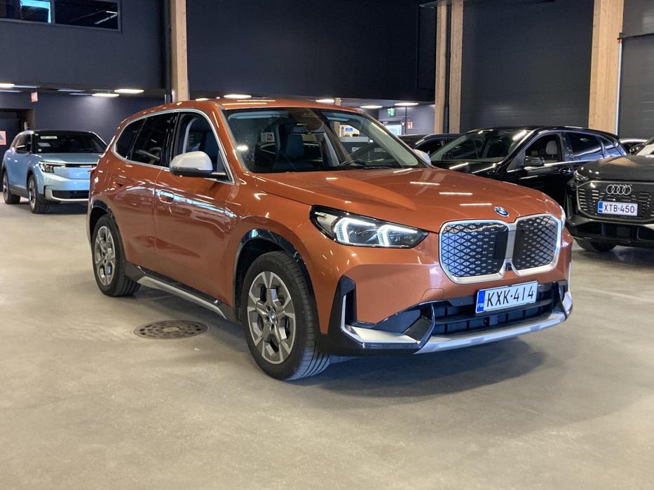 BMW iX1 2024