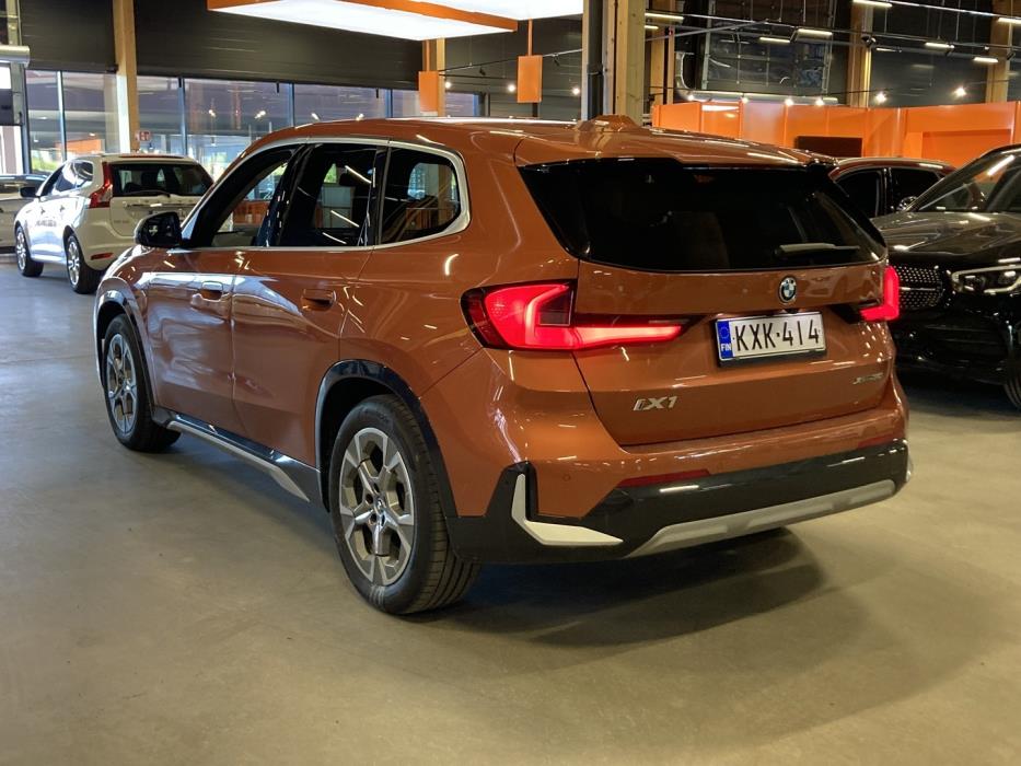 BMW iX1 2024