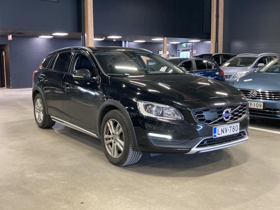 VOLVO V60 Cross Country 2017
