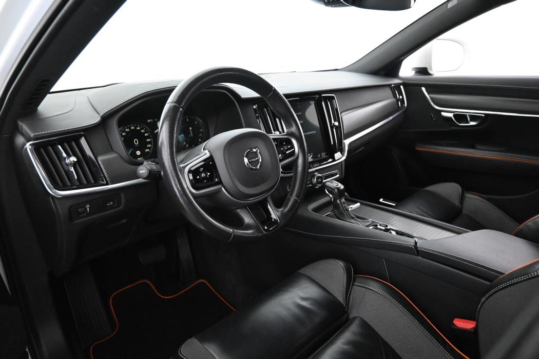 VOLVO V90 Cross Country 2018