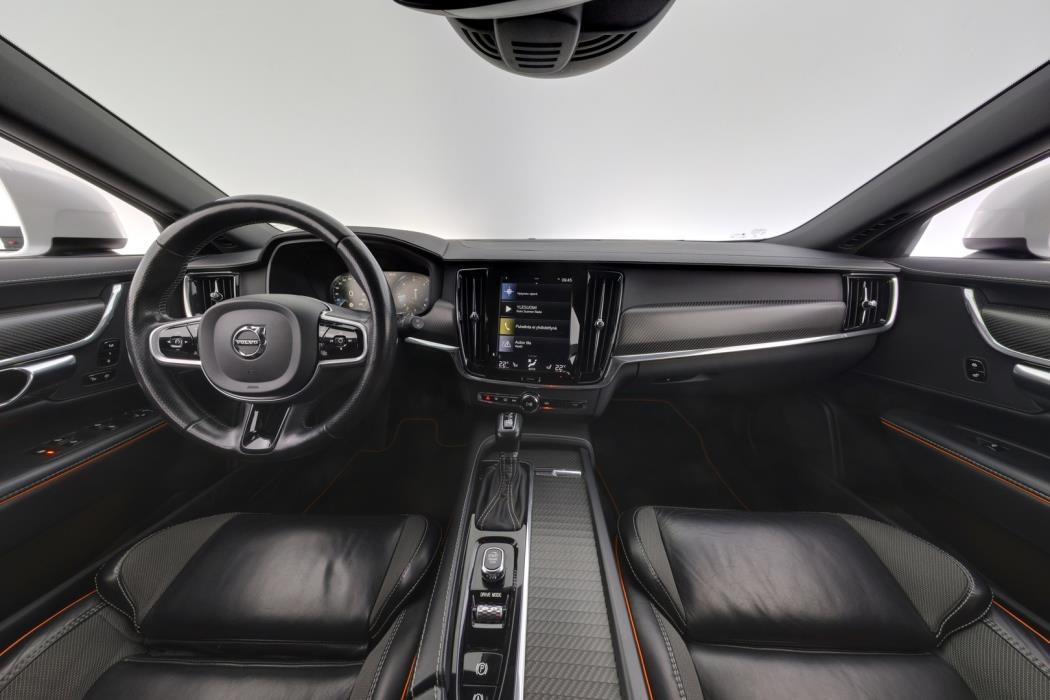 VOLVO V90 Cross Country 2018