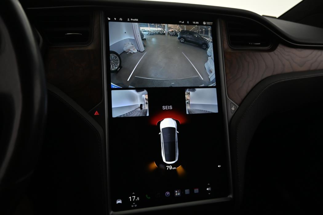 TESLA Model X 2021