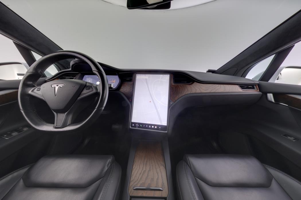 TESLA Model X 2021