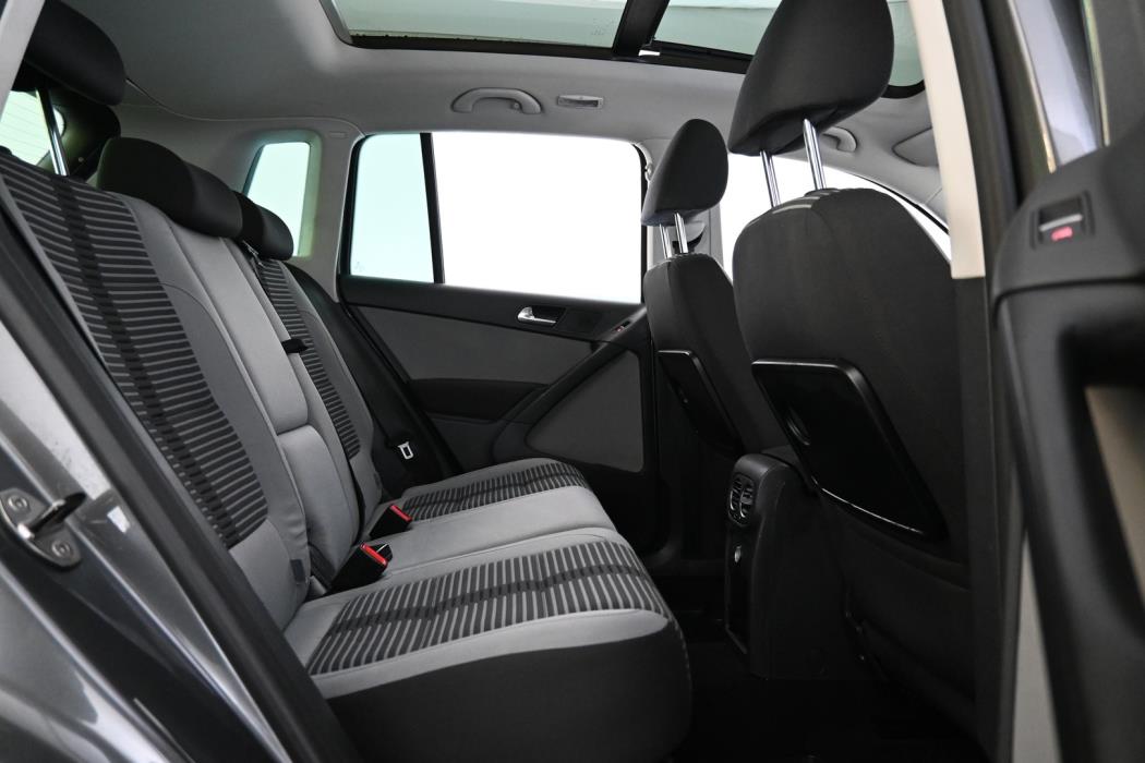 VOLKSWAGEN Tiguan 2011