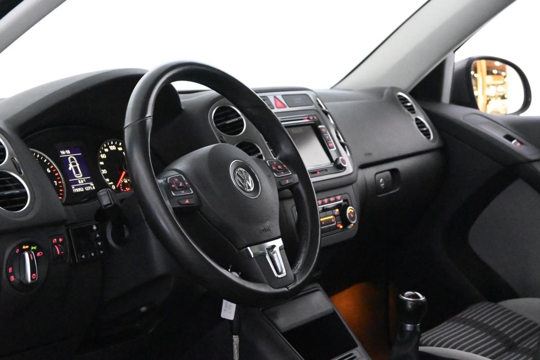 VOLKSWAGEN Tiguan 2011