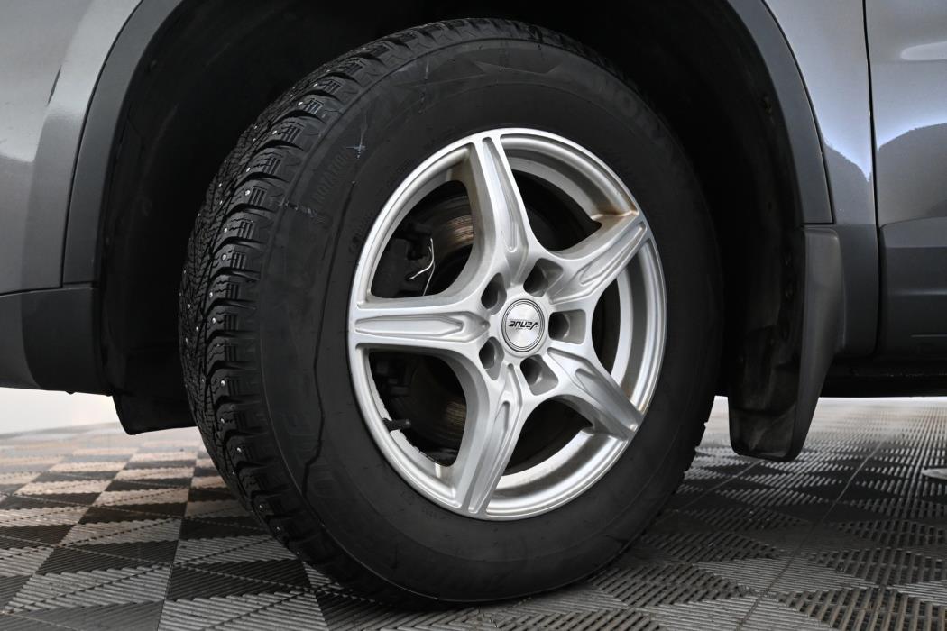 VOLKSWAGEN Tiguan 2011