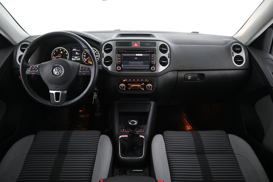 VOLKSWAGEN Tiguan 2011