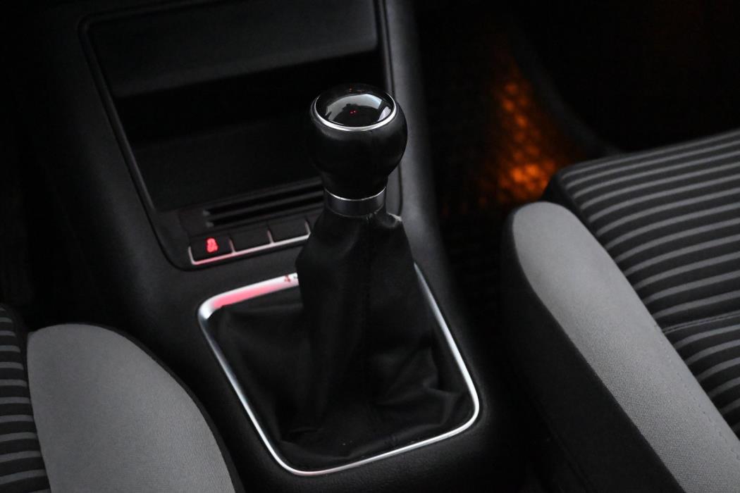 VOLKSWAGEN Tiguan 2011