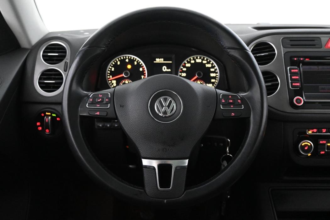 VOLKSWAGEN Tiguan 2011