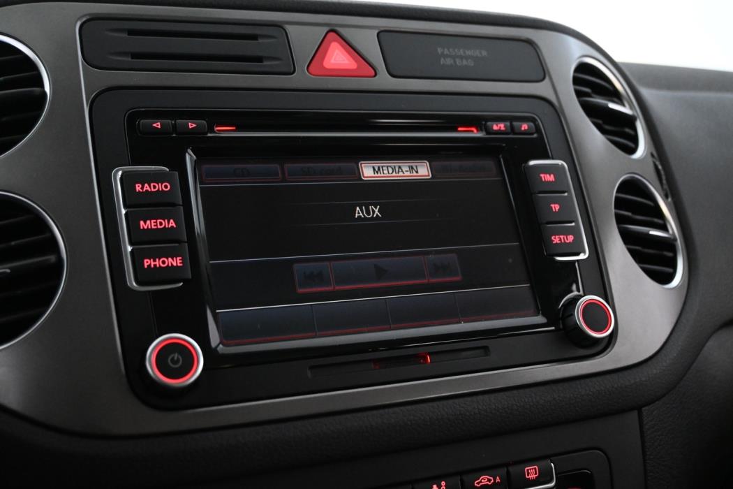 VOLKSWAGEN Tiguan 2011