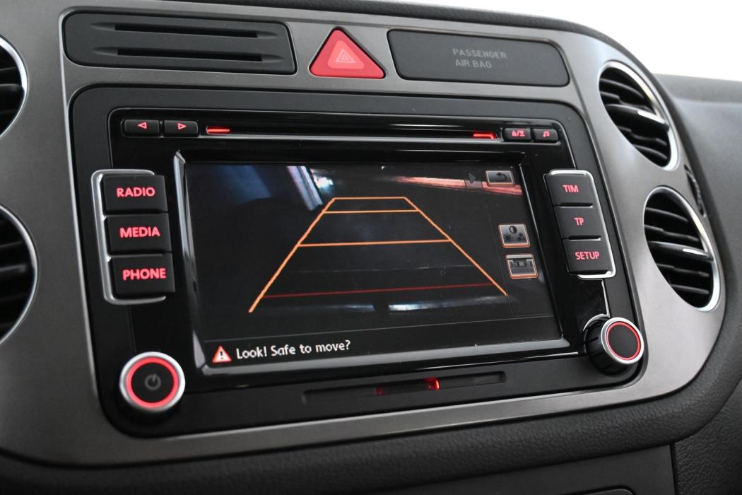 VOLKSWAGEN Tiguan 2011