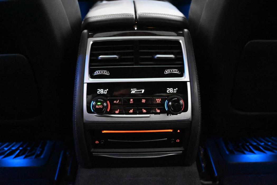 BMW 745 2020