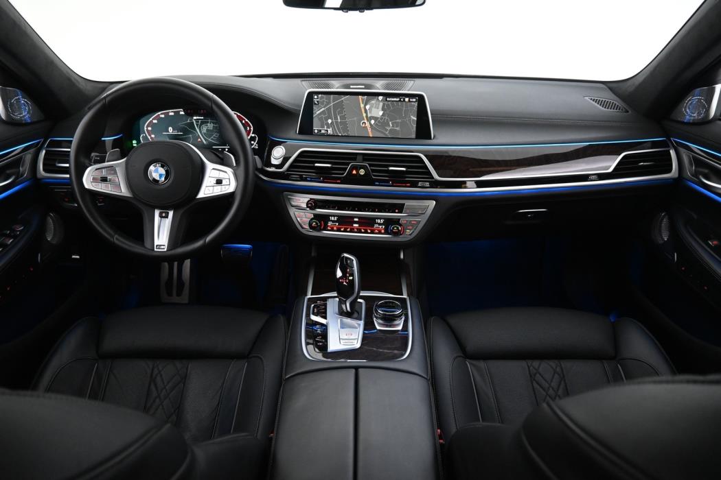 BMW 745 2020