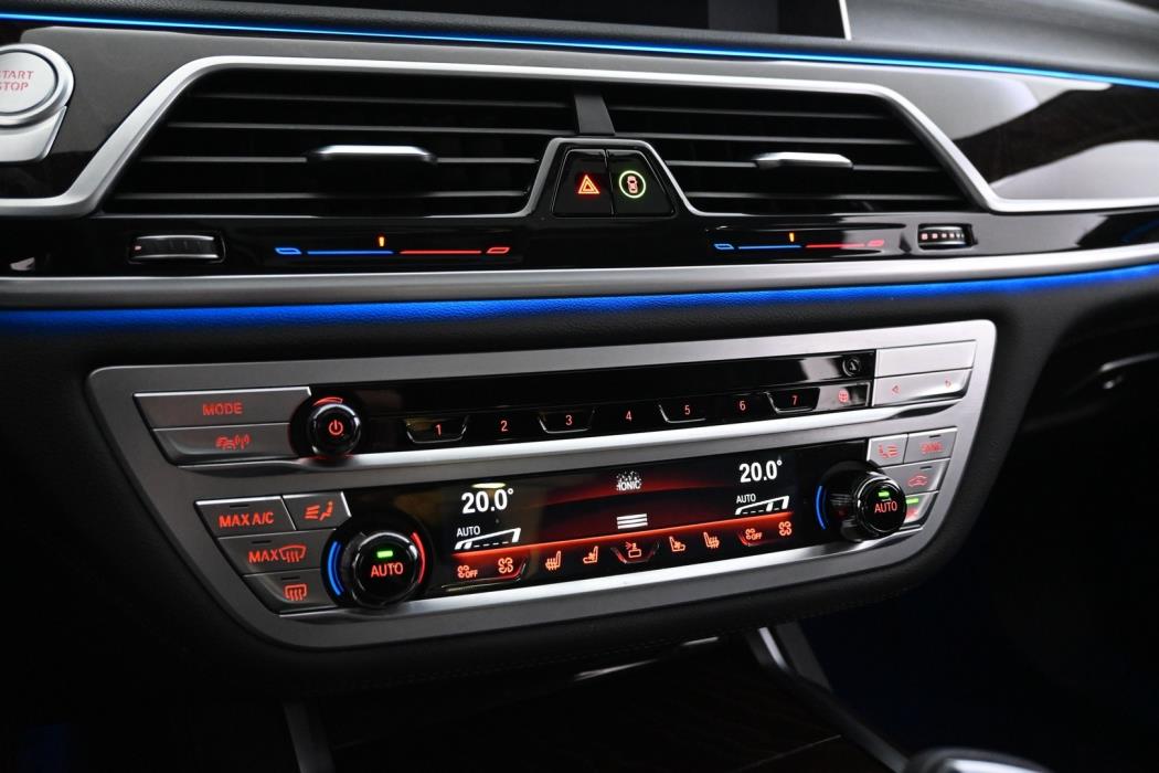 BMW 745 2020