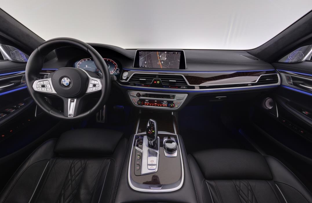 BMW 745 2020