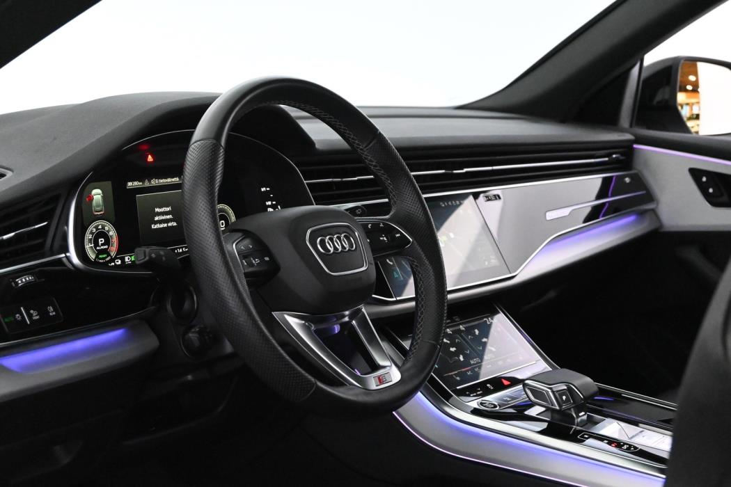 AUDI Q8 2022