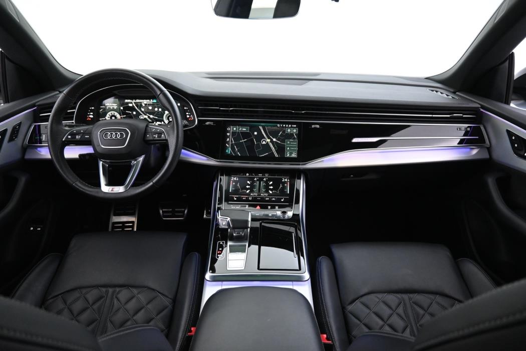 AUDI Q8 2022
