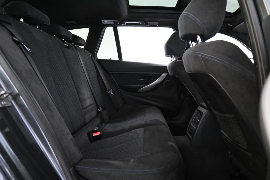 BMW 330 2013