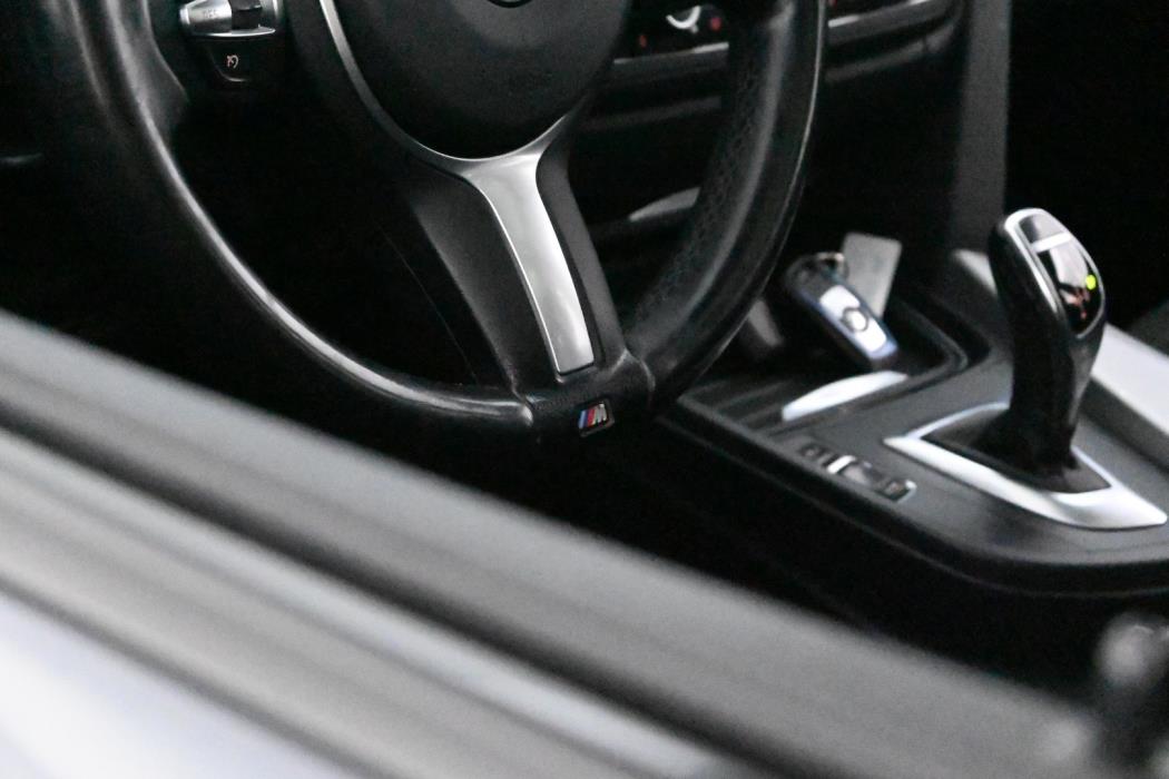 BMW 330 2013