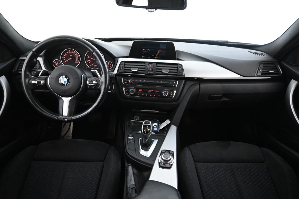 BMW 330 2013