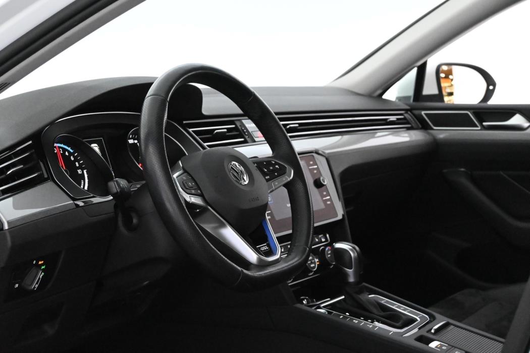 VOLKSWAGEN Passat 2020