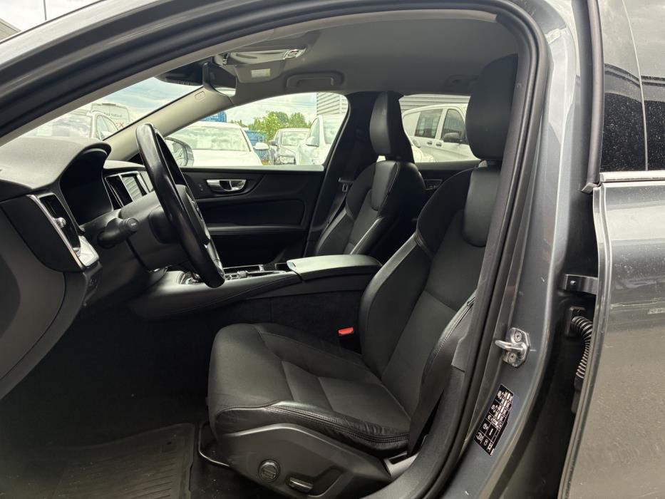 VOLVO V60 2020