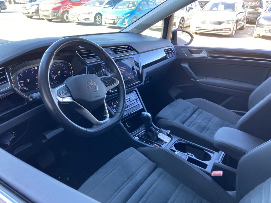 VOLKSWAGEN Touran 2023