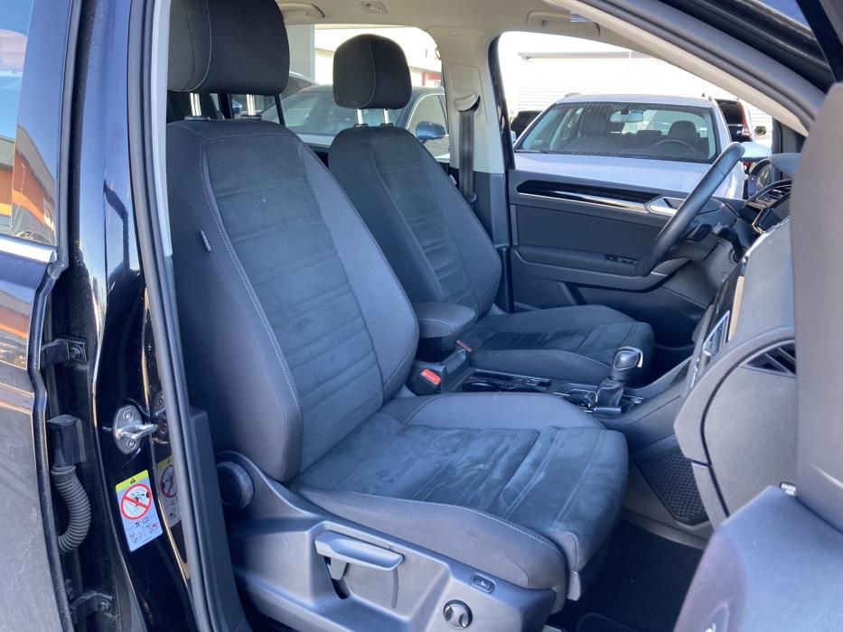 VOLKSWAGEN Touran 2023